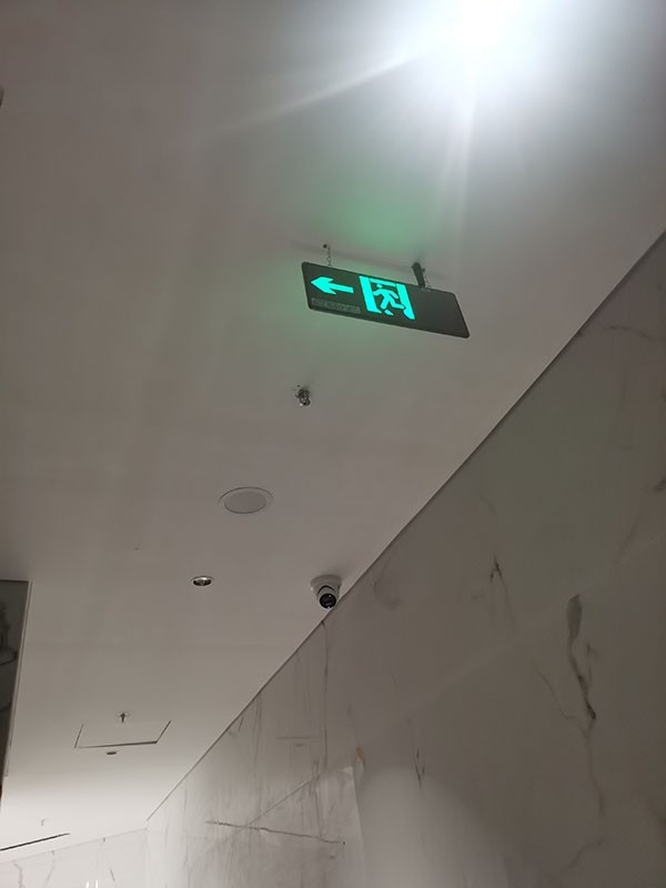 兒童樂園的應急疏散系統應具備哪些特色？